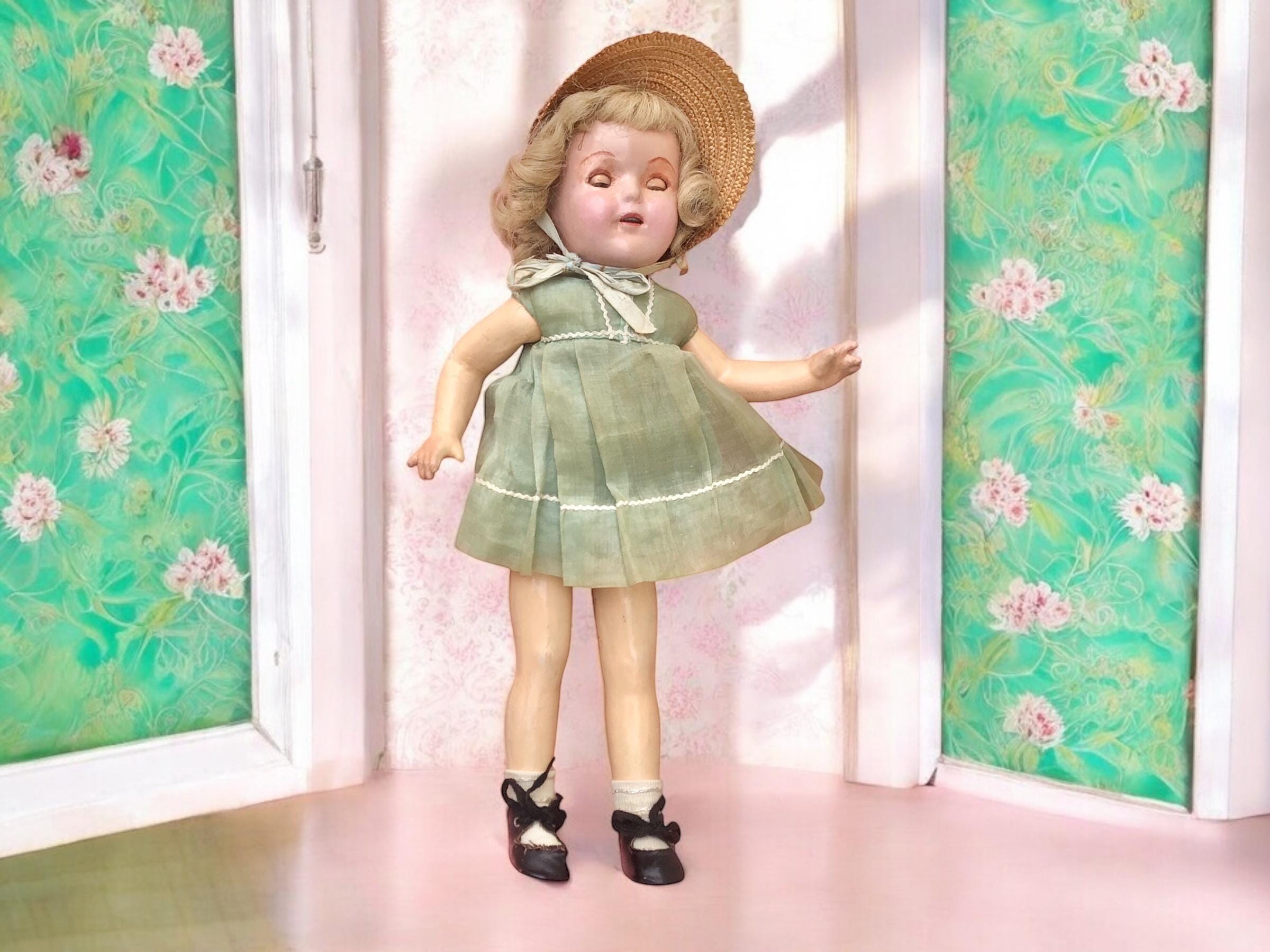 貴重　Shirley Temple Dolls and Collectibles Shirley Temple and Shirley Temple dolls and collectibles