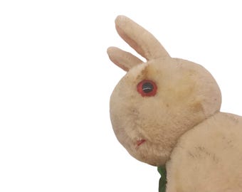 ヴィンテージモヘアのウサギのぬいぐるみ：ニンジンを持った白ウサギ