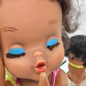 Vintage 1960s Hawaiian Hula Girl Doll: Retro Musical Music Box
