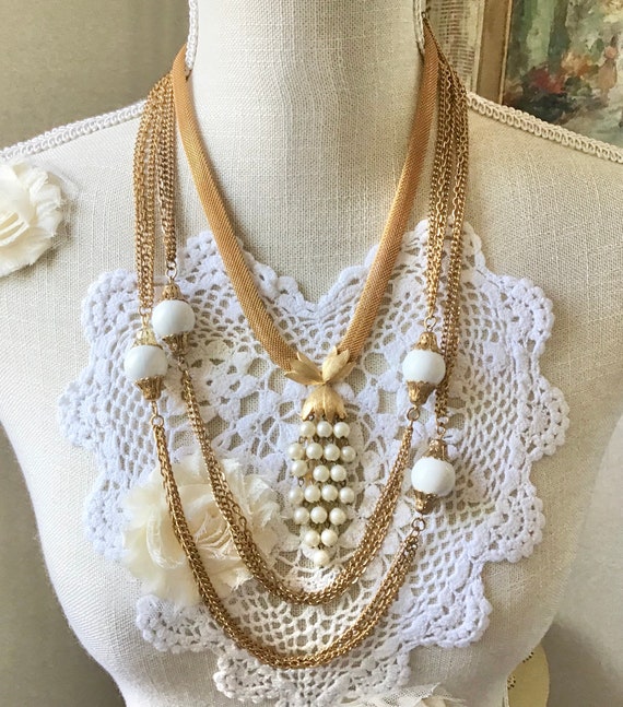 Vintage 60s Lot of 2 White Bead Faux Pearl Neckla… - image 1
