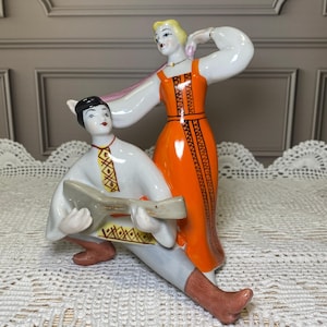 ロシア製　磁器像　ダンサー　ビンテージ Russian Porcelain Dancing Figurine - Etsy