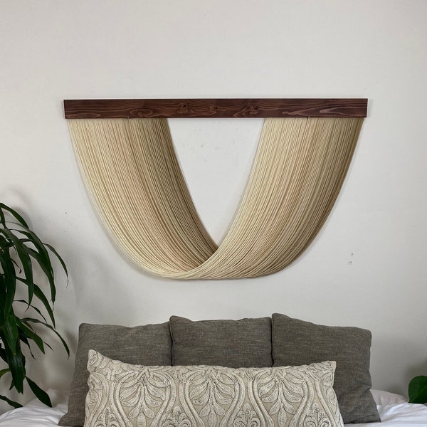 Tapiz grande de fibra artística para colgar en la pared, teñido por inmersión completo, en tonos tostados/ombré neutro