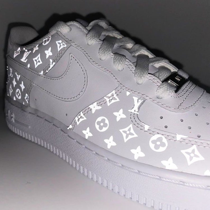Lv Air Force 1 Stencil | The Art of Mike Mignola