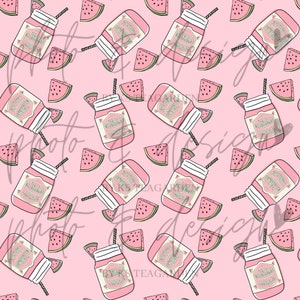 Puede incluir: Un patrón sin costuras con tarros de cristal rosa con una etiqueta verde que dice "Watermelon Lemonade". Los tarros tienen una pajita y están rodeados de rodajas de sandía rosa sobre un fondo rosa.