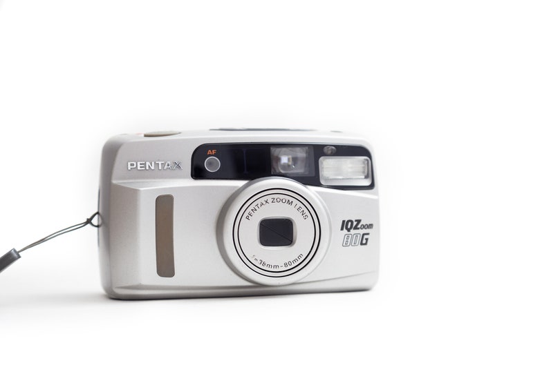 Pentax IQZoom 80G vintage 35 mm camera Pentax IQZoom 80G vintage 35 mm camera