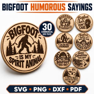 Può includere: Una collezione di disegni circolari in legno con illustrazioni di Bigfoot e testi umoristici tra cui Bigfoot is my spirit animal, Bigfoot fan club president, Bigfoot hair don't care, out here being legendary, master of hide and seek, Bigfoot sees you, gone squatchin e I came for Bigfoot stayed for the mystery.