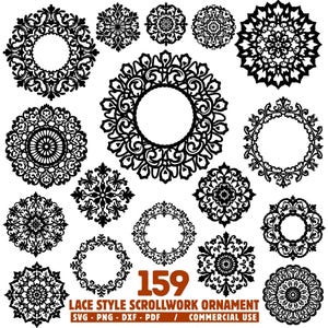 Puede incluir: Un letrero de madera hecho a mano con la palabra "Bienvenido" en una fuente juguetona. El letrero está pintado de blanco con un acabado envejecido y presenta un diseño floral en tonos rosas y verdes. Mide aproximadamente 30 cm de ancho.