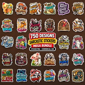 Op de afbeelding: Een verzameling van 750 sarcastische stickers met diverse kleurrijke stripfiguren, dieren en skeletten met humoristische teksten zoals Not Today, I Need Coffee en Overloaded But Smiling, gerangschikt op een donkerbruine achtergrond.