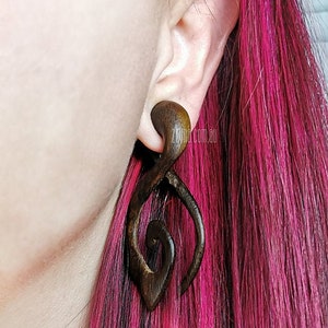 6 or 10mm Pair of unique carved wooden twister spiral taper earrings | gauges 2g 1/4” 00g 3/8”