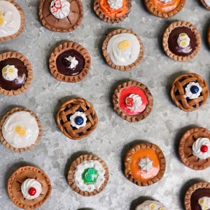 Pie Magnets/Clay Pie magnets (Handcrafted)