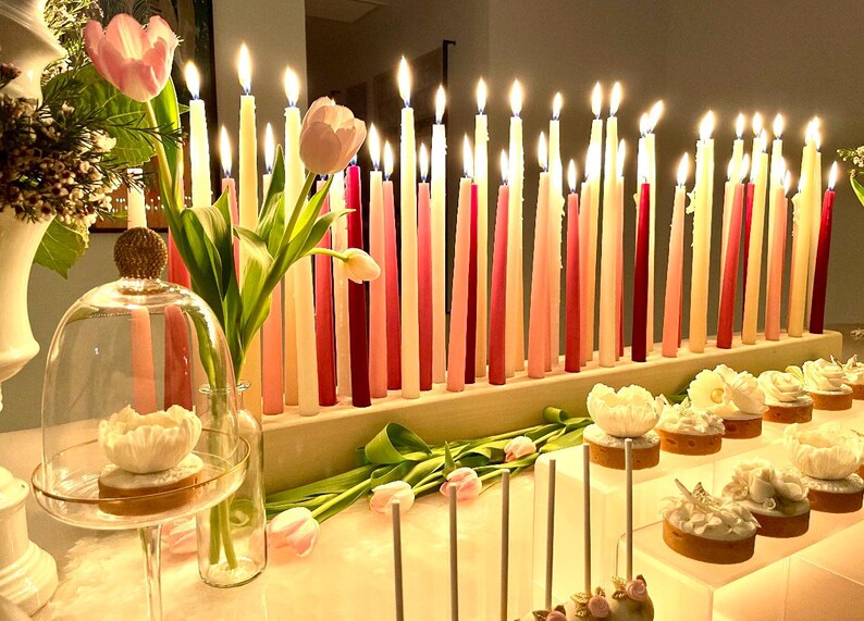 Handcrafted Wood Taper Candle Holder: Natural Wood Centerpiece afbeelding 3