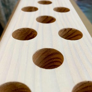 Handcrafted Wood Taper Candle Holder: Natural Wood Centerpiece afbeelding 9