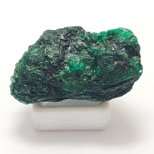 Natural Green Emerald Rough Loose Gemstone Green Emerald Zambian Rough Gemstone R77