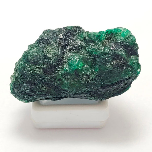 Natural Zambian Emerald Rough Loose Gemstone  R77
