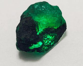 Natural Zambia Green Emerald Rough Loose Gemstone H44-5