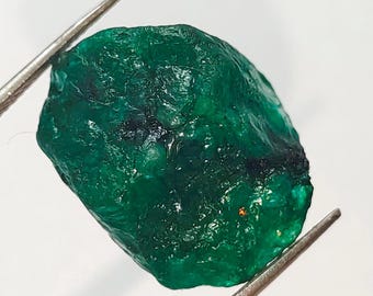 Natural Green Emerald: Zambia Rough Loose Gemstone J22-5