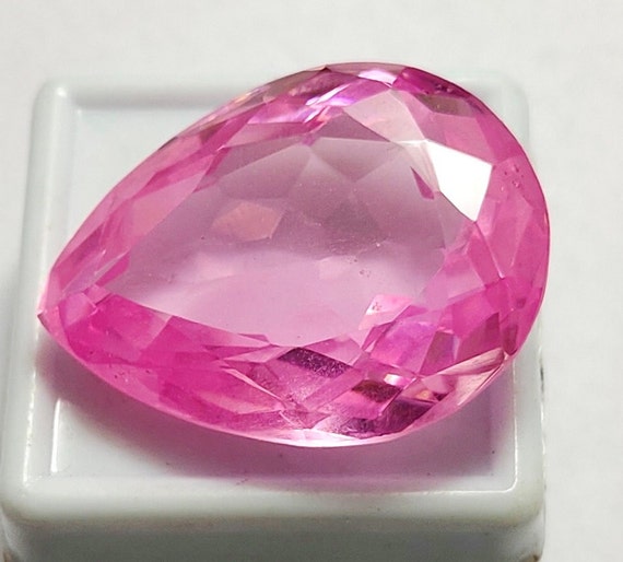Zircon Rose Naturel Brut Du Cambodge - 242.7 Carats, Forme Rough, Qualité Excellente