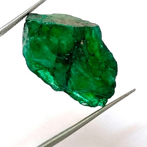 Natural Green Emerald Zambian Rough Loose Gemstone T10-1