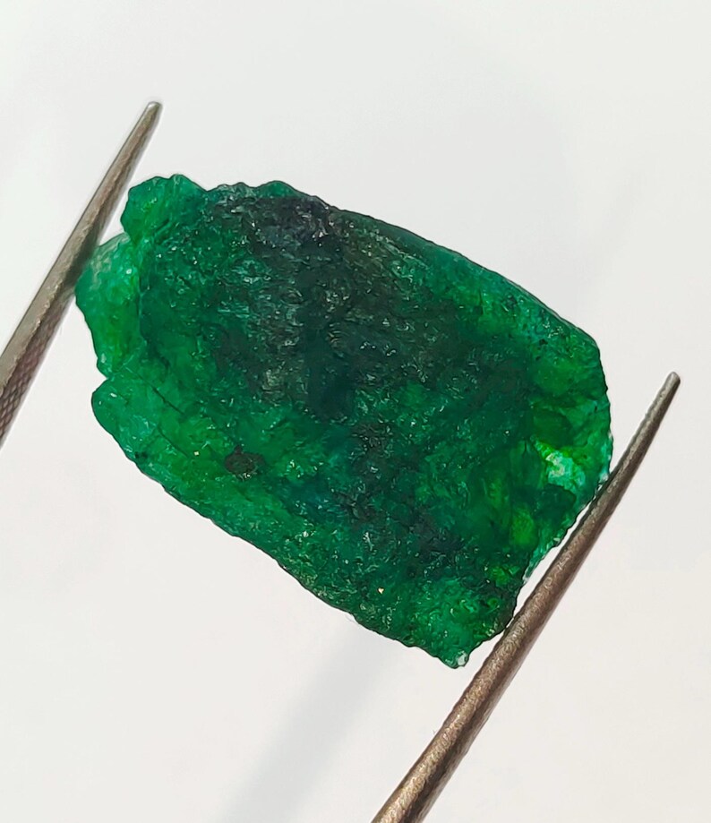 Natural Green Emerald Rough Gemstone - Colombia P77-5 30 CTS 25X14X13 MM