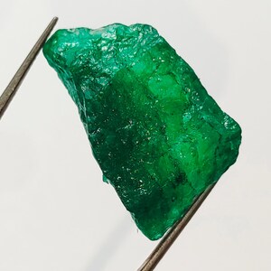 Natural Green Emerald Rough Gemstone - Colombia P77-5 36 CTS 29X16X13 MM