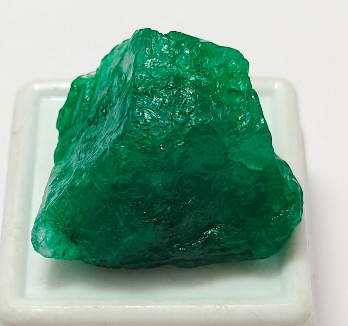 Natural Green Emerald Colombia Rough Loose Gemstone Genuine Green Emerald Colombia Rough Gemstone R22-4