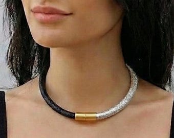 Black and silver collar neckalce with magnetic clasp