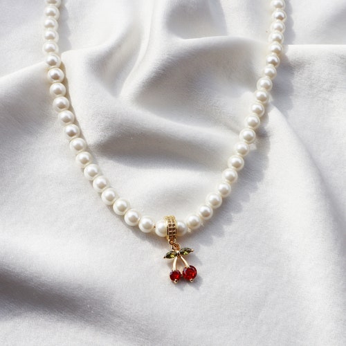 18K Gold Plated Butterfly Charm Pearl Necklace - Etsy