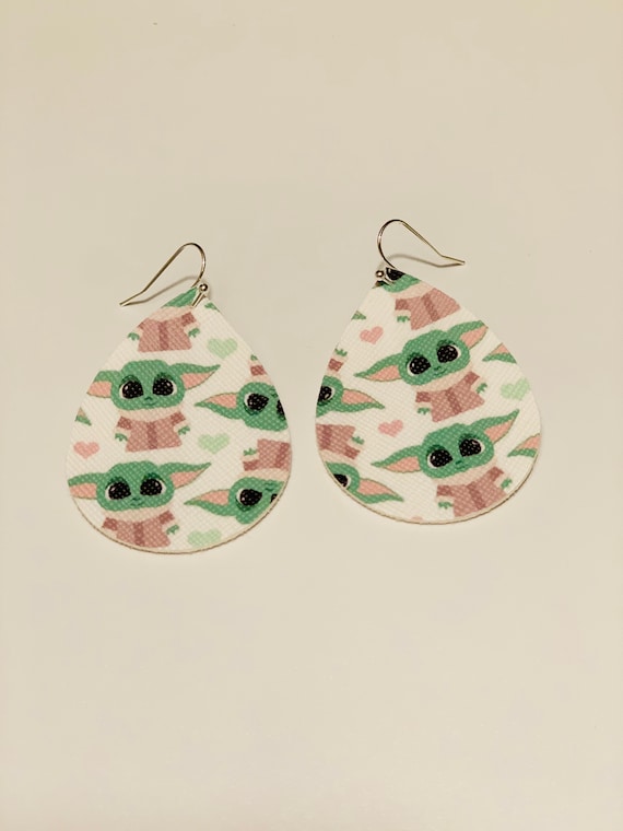 Star Wars: Baby yoda earrings, The Child earrings, Star wars Earrings, Mandalorian Earrings