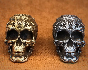 Knife Lanyard Bead (Skull): Exquisite Pattern Copper Charm