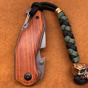 Custom Lanyard Keychain&quot;Skull&quot;,550 Paracord Keychain with Beads,Exquisite and Amazing Paracord Lanyard,EDC Keychain