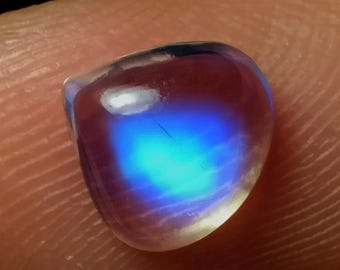 8mm Blue Flash Moonstone Cabochon: AAA Heart Shape Gemstone