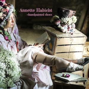 CHAUSSURES, avec roses cousues à la main, tissu antique teint à la main, semelle intérieure peinte à la main -UNIQUE- Imprégnés et durables