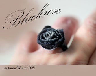 RING, met handgenaaide roos, antieke stof, met de hand geverfde, rekbare band -one sizes-