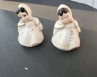Vintage Little Girl shakers set.