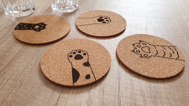 Sous-verres en liège pattes de chat lot de 4 environ 9,5 cm Pattes de velours pour les amoureux des chats Anniversaire, cadeau ou pour vous-même personnalisable image 3