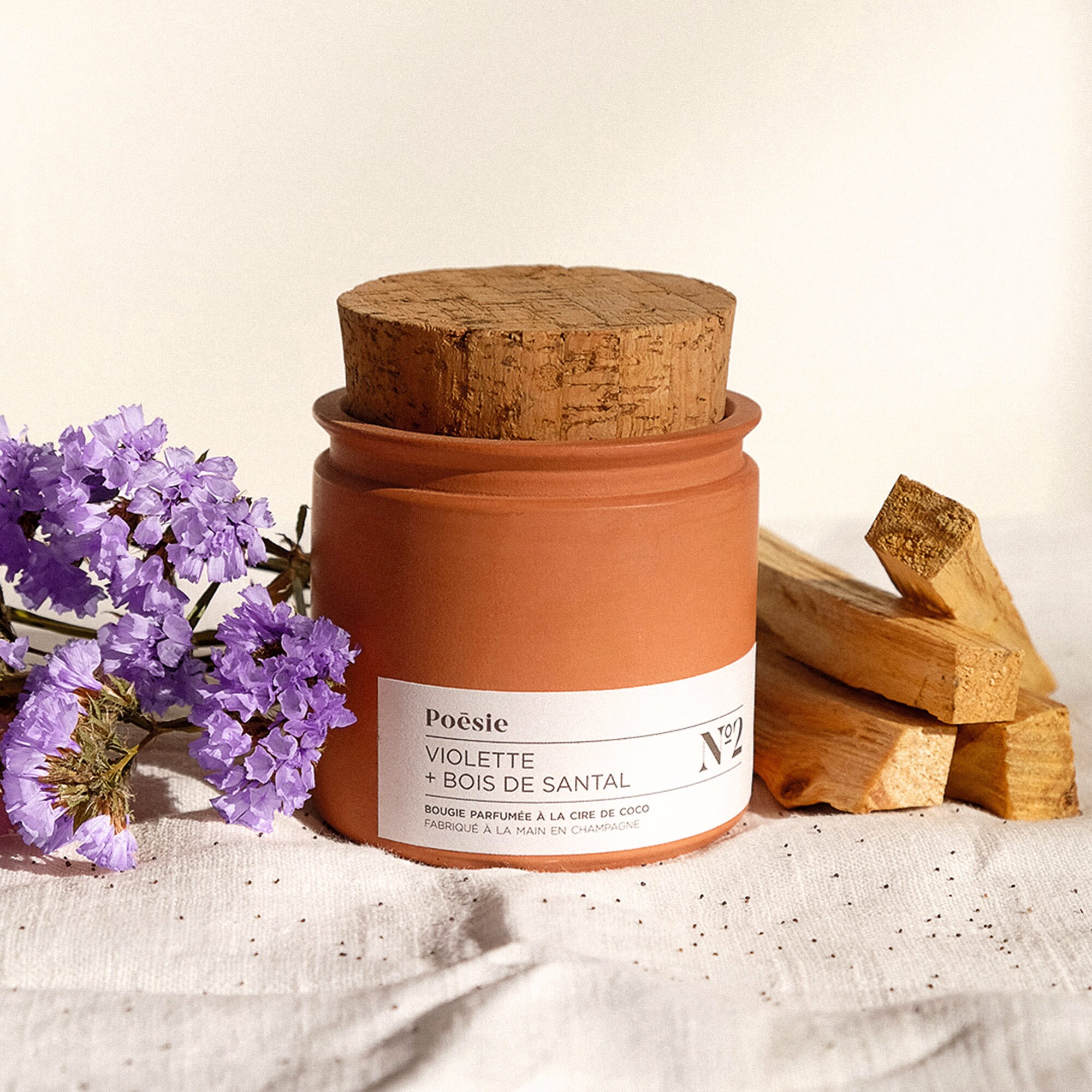 Bougie No.2 - Violette + Bois de Santal