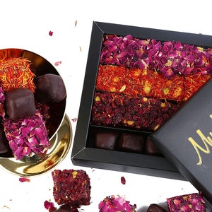 Luxury Turkish Delight Pistachio Assorted 25 pieces, 15 Oz Chocolate, Rose Petal, Saffron, Zereshk, Pomegranate Flavor