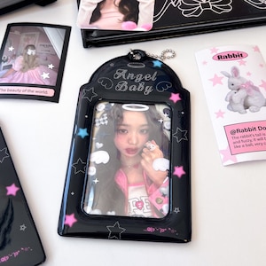 Black Angel Kpop-fotokaarthouder sleutelhanger, Koreaanse fotolijst, leuk cadeau, Photocard-accessoires, Koreaans briefpapier, Kpop-sleutelhanger, kawaii