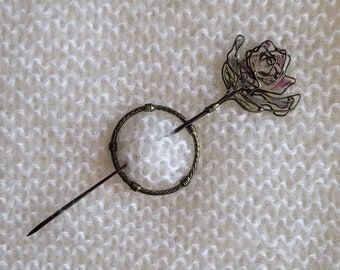 Handmade flower Shawl Pin/ Epoxy resin shawl pin/ Metal Shawl Pin/ Rose Shawl Pin/ Shawl Pin/ Gift for friend/ gift for mum/ gift for her