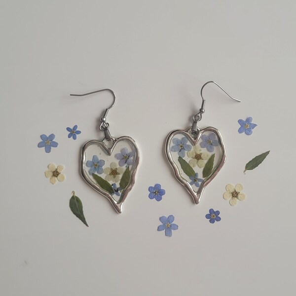 Set of 2 pieces of Handmade Forget-me-not Earrings/ Flower Silver Earrings/ Epoxy Resin earrings/ Gift under 10 pound/ Gift for her
