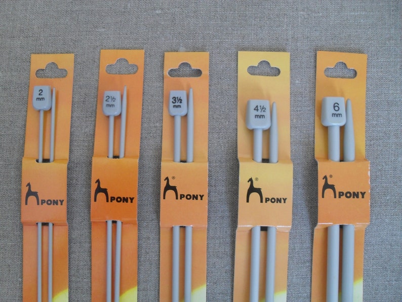 assorted diameters \u2013 1.5-5.0 mm pack of 2 PONY 35 cm Knobbed knitting needles