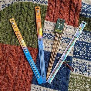 2mm PONY Knobbed knitting needles/ Set of 2/ Aluminium 35cm and 40cm/  Bamboo 33cm/ PEARL cellulose acetate plastic 35cm/ Different material