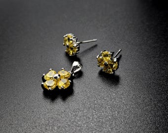 Set di gioielli con fiori di citrino: ciondolo in argento sterling e orecchini a bottone