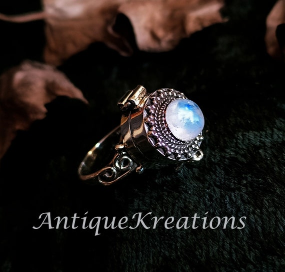 Balinese Ash Holder with Moonstone Balinese Ash Holder with Moonstone