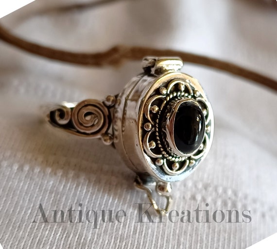 Black Star Sterling Silver Poisoner Ring: Bali Locket Keepsake