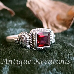 Natural Garnet Ring-Handmade Silver Ring-925 Sterling Silver Ring-Designer Garnet Ring-Anniversary Ring-January Birthstone-bridesmaid gifts