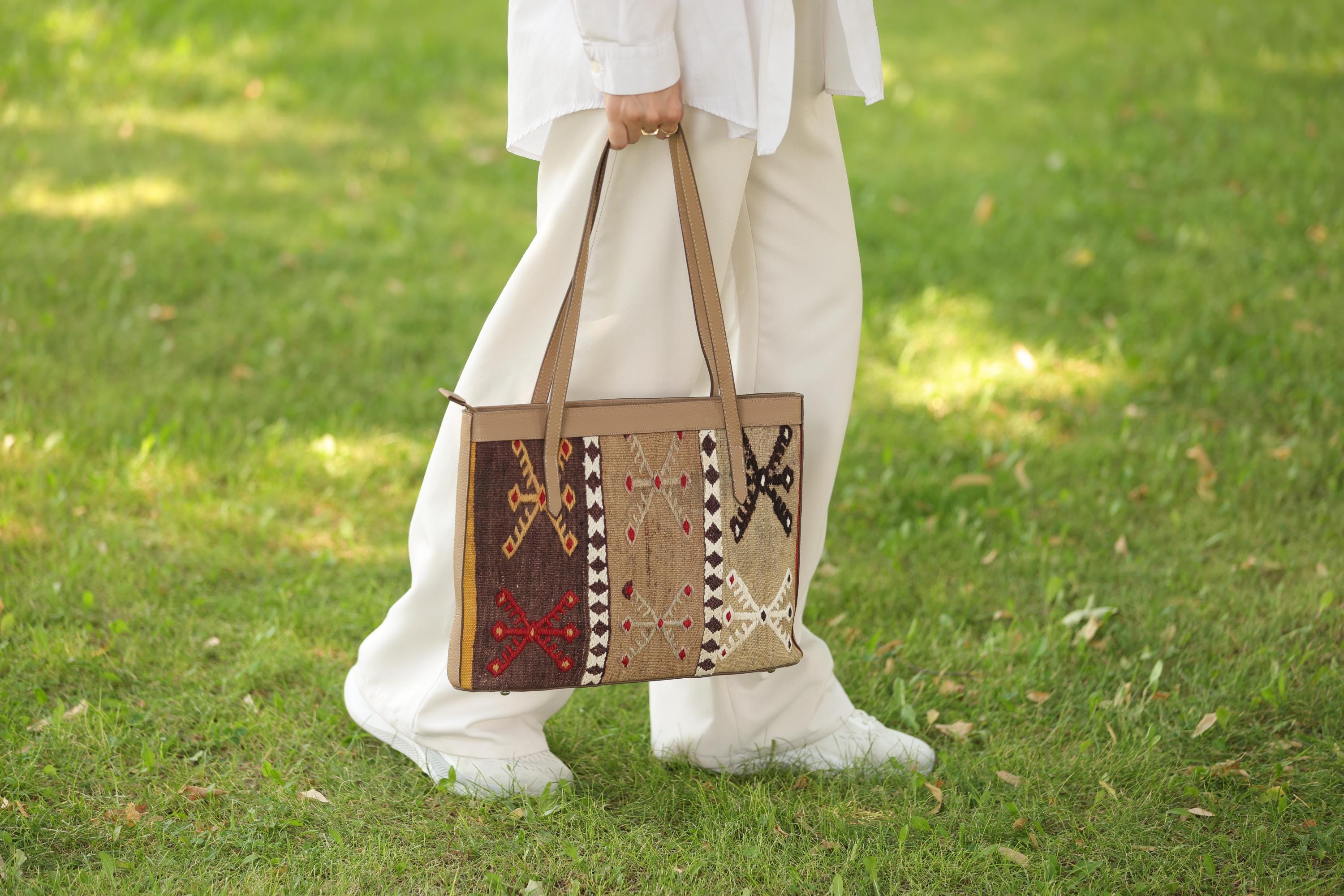 LARGE BACKPACK HAND WOVEN WOOL KILIM TOOLED LEATHER VTG SLING PURSE TOTE BAG Woven Kilim & Brown Leather Moroccan Backpack - Floating Lotus main image 3