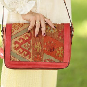 Vintage Turkish Tribal Crossbody, Red Kilim Shoulder Bag, Woven Ethnic Design, Unique Artisan Bag, Geometric Leather Boho Purse