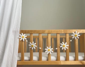 Handmade Felt Daisy Garland, Floral Nursery Decor