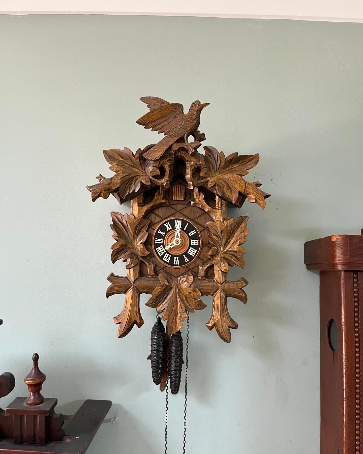 Antique Cuckoo Clock With Wind-up Mechanism and Wooden Case | 38x30 Cm ...